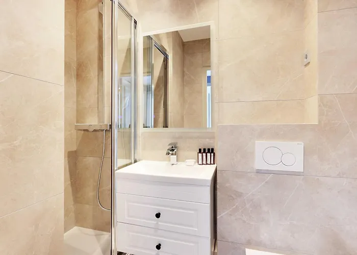 Amazing 2bd 6p With A C - Bastille