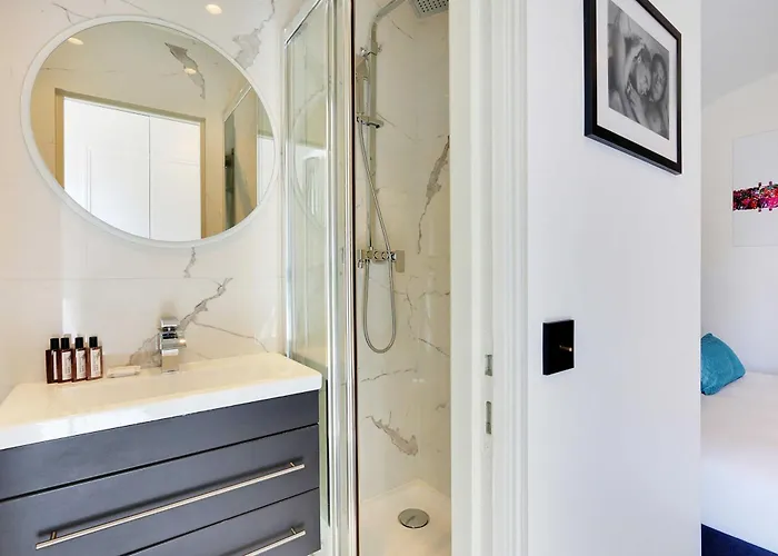 Amazing 2bd 6p With A C - Bastille